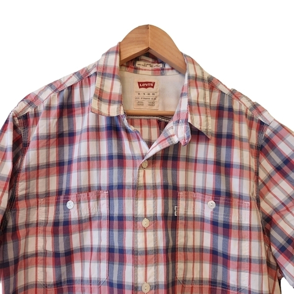 Levi's standard fit blue red  white button-down men's short-sleeve dress shirt - Picture 2 of 11